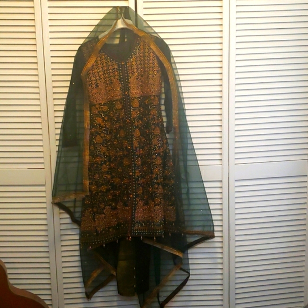 Pakistani Indian Three Piece Embroider Dark Green and Gold Traditional Dress